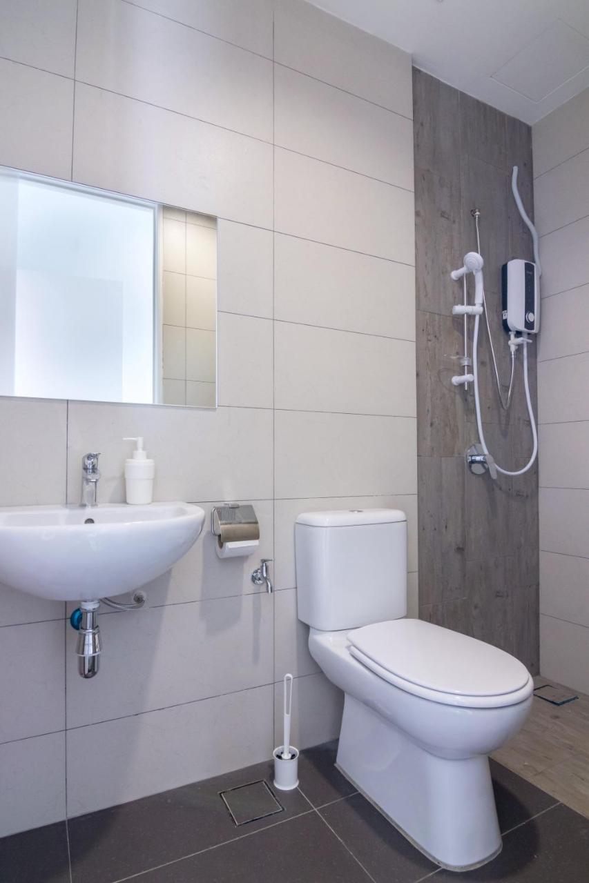 Arte Serviced Apartment @ Penang Gelugor Exteriör bild